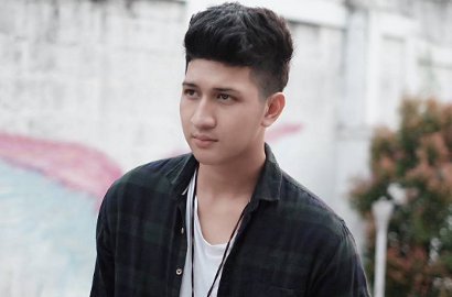 Promo 'Tuhan Ada di Mana-Mana', Gantengnya Aditya Zoni Dandan Jadi Orang Betawi