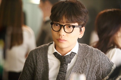 Unggah Foto Karakternya di Drama, Lee Dong Hwi Bikin Fans Kangen Nonton Lagi