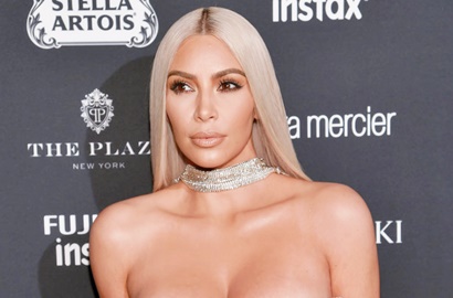 Tak Terima, Kim Kardashian 'Ngamuk' Paparazzi Potret Pantatnya