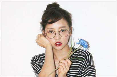 Pamer Pose Yoga, Goo Hara Dibilang Punya Bodi Anak SD