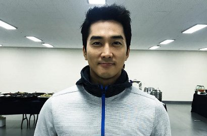 Hitung Mundur Penayangan Perdana 'Black', Song Seung Heon Pamer Selfie Ganteng