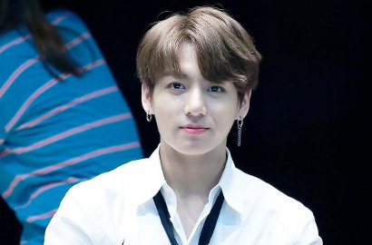 Manis Banget, Seperti Ini Perlakuan Jungkook BTS Pada Fanboy di Acara Fansign