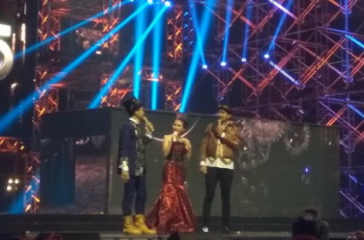 Ikut Ramaikan HUT Global TV, Ayu Ting Ting Disebut Arie Untung Jadi Ikon Restoran Padang