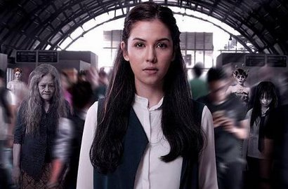 Munculkan Banyak Hantu, Film 'Mereka yang Tak Terlihat' Sophia Latjuba Raih MURI