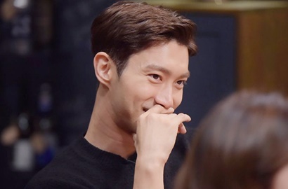 Datang ke 'Life Bar', Siwon Parodikan Adegan Kocak dengan Hwang Jung Eum di 'She Was Pretty'?
