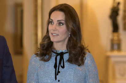 Dirumorkan Hamil Anak Kembar, Perut Kecil Kate Middleton Jadi Sorotan
