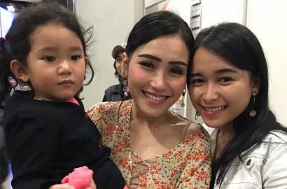 Kumpul Bareng Anak dan Adik, Ayu Ting Ting Tulis Pesan Menyentuh Untuk Bilqis