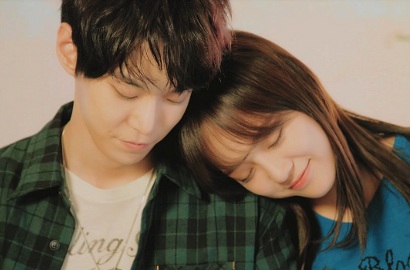 Romantisnya Doyoung-Sejeong Jadi Sepasang Kekasih di MV 'Star Blossom' STATION