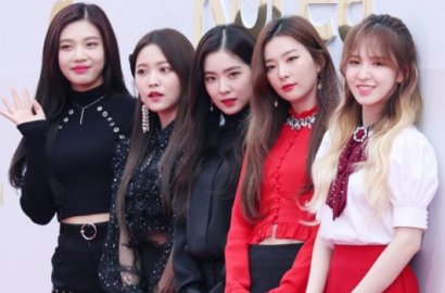 Ikut Peringati 1 Tahun Meninggalnya Raja Thailand, Red Velvet Banjir Ucapan Terimakasih