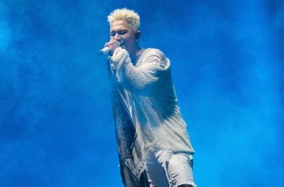 Buka Konser 'White Night' Jakarta Lewat 6 Lagu, Suara Stabil Taeyang Bikin Kesengsem
