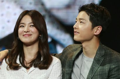 Polos dan Sederhana, Begini Bentuk Undangan Pernikahan Song Song Couple?
