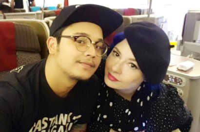 Foto-Foto Haru Pernikahan Derby Romero Beredar, Netter Malah Tuding Istri Hamil Duluan