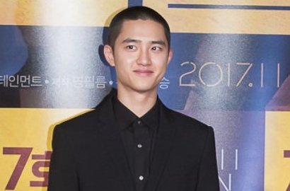 Pede Berambut Cepak, D.O. EXO Ceria Bareng Shin Ha Kyun di Jumpa Pers 'Room No.7'