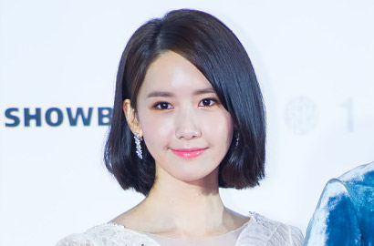 Pertama Kali Sejak Potong Rambut, Cantiknya Yoona di Pemotretaan Ini