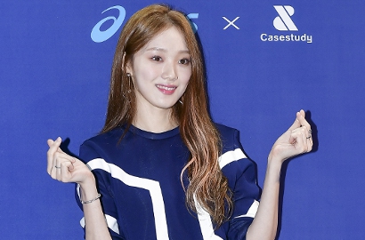 Lee Sung Kyung Bikin Syok Dikira Menikah Gara-Gara Unggah Foto Ciuman Ini