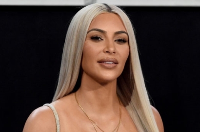 Tak Disangka, Foto Paparazzi Pernah Bikin Kim Kardashian Derita Gangguan Ini