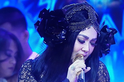Pakai Headpiece Unik Ini di Silet Awards 2017, Syahrini Malah Dibilang Mirip Mickey Mouse