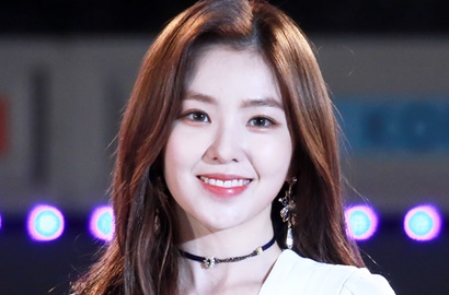Pakai Dress Putih, Awas Terpesona Lihat Irene Red Velvet di Foto Ini