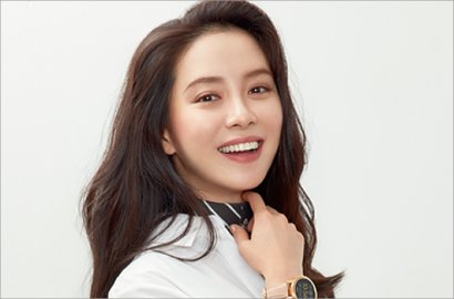 Cerianya Song Ji Hyo Pamer Naskah Drama Spesial tvN Bareng Aktor 'Goblin' Ini