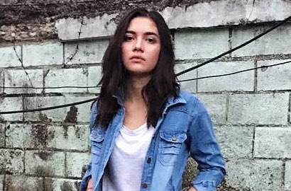 Angela Gilsha Coba Kendarai Motor Sport di Lokasi 'Anak Langit', Netter: Keren Parah