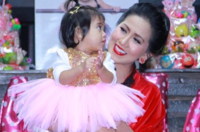 Putri Angkat Venna Melinda Dapat Surat dari 'Bunda', Netter: Ini Ibu Aslinya?