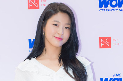 Siaran Live di Dalam Bus Umum, Seolhyun AOA Tak Dikenali Sebagai Seleb?