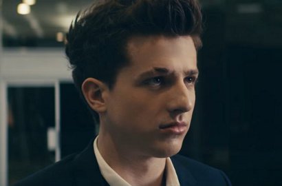 Lagu Baru Charlie Puth 'How Long' Ditujukan untuk Selena Gomez?