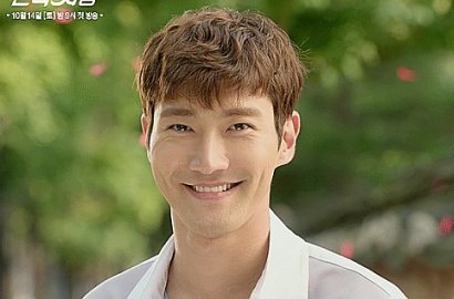 Menderita, Siwon Tetap Ceria Syuting Jadi Kuli Bangunan di 'Revolution of Love'