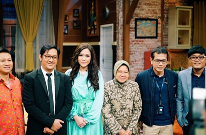 Bikin Tak Sabar, Maia Pamer Foto Syuting 'Ini Talkshow' Bareng Walikota Surabaya Bu Risma