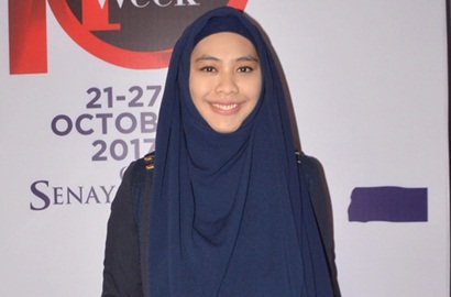 Ikuti Ajang Jakarta Fashion Week 2017, Oki Setiana Dewi Tampilkan Tema Berbeda