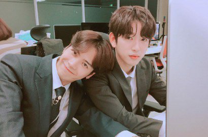 Belikan Kopi Hingga Pijit, Begini Kocaknya Jinyoung dan Jackson GOT7 Saat Magang di Kantor