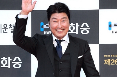Usai 'Taxi Driver' Sukses Raih 12 Juta Penonton, Song Kang Ho Janjikan Ini di 'Drug King'