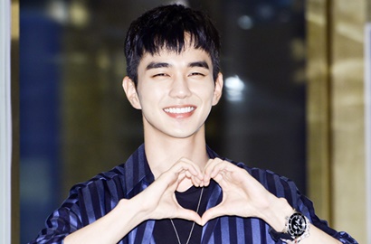 Buang Imej Sageuk Lewat 'I'm Not Robot', Gantengnya Yoo Seung Ho Asyik Nongkrong di Taman