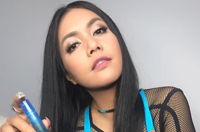 Tampil Seksi dan Nyentrik di Foto-Foto Ini, Denada Lagi-Lagi Disindir Plagiat Nicki Minaj