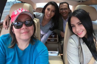 Nagita Akur dan Selfie Bareng Tyas Mirasih, Netter: Ayu Ting Ting Berani Gak Foto Berdua?