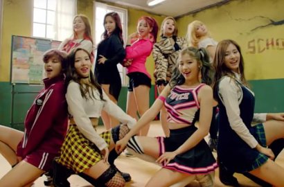 Lagu 'Like Ooh Ahh' Twice Diputar di Toko Seks California, Netter Gempar