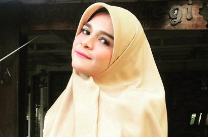 Buka Hati Meski Belum Cerai, Rosmanizar Menyesal Nikahi Mantan Suami Ayu Ting Ting?