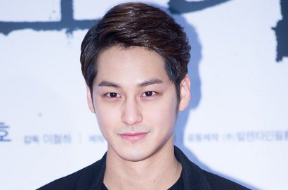 Unggah Foto Ini, Kim Bum Bocorkan Penampilannya di 'Detective K: Secret of the Living Dead'?