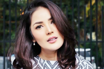 Fashion Sering Dibully, Nindy Kece Pakai Tas Unik 'Indomie Goreng' Tuai Pujian