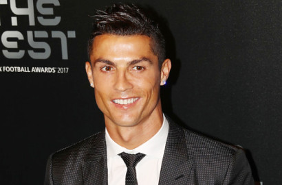 Pacar Hamil, Cristiano Ronaldo Malah Selingkuh dengan Model Seksi
