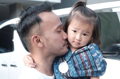 Ruben Onsu Galau Tak Bisa Hadir, Intip Aksi Imut Putri Sarwendah Saat Pertama Manggung