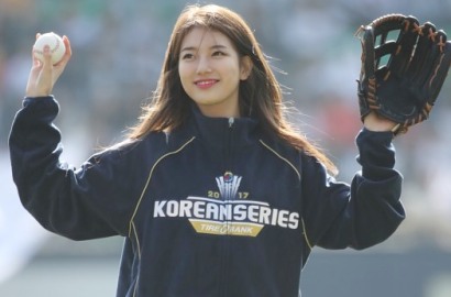 Super Cantik, Penampilan Suzy di Pertandingan Baseball Ini Dijamin Bikin Meleleh