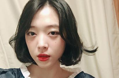 Imut Pakai Bando Kelinci, Sulli Rayakan Halloween Bareng Luna dan Krystal?