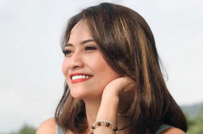 Disebut 'Liar' oleh Didi Mahardhika, Vanessa Angel Curhat ke Makam Mama