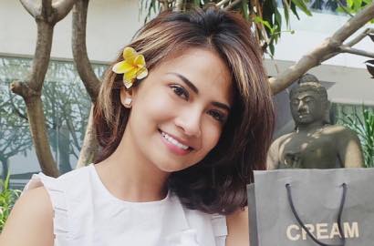 Girang Liburan dengan Pria Bule, Vanessa Angel Disindir Pura-Pura Bahagia