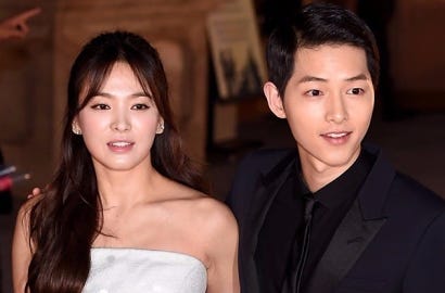 Serasi Bareng Joong Ki, Hye Kyo Senyum Ceria Jelang Nikah