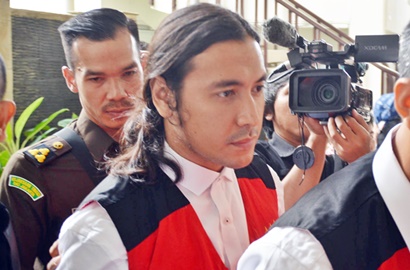 Jalani Sidang Perdana Kasus Narkoba, Ello Tak Berkomentar