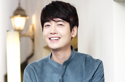 Jadi Sipir Penjara, Jung Kyung Ho Ganteng Banget di Poster 'Wise Prison Life'