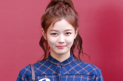Tak Kalah dari Sang Adik, Netter Puji Habis-Habisan Wajah Cantik Kakak Kim Yoo Jung Ini