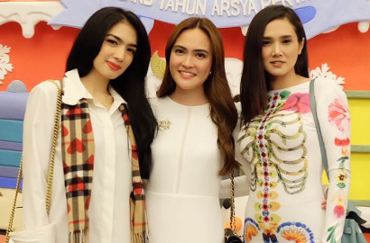 Mulan Ngamuk Dihujat Tak Ganti Baju dan Muka Sengsara, Netter Sindir Baperan